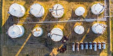 Impacto do Controle de Preços da Gasolina na Petrobras e Economia em 2024 - Cover Image