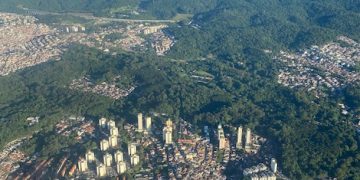Juros nos EUA em Alta: Riscos e Oportunidades para o Brasil em 2024 - Cover Image