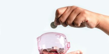 Não Deixe Dinheiro na Mesa: Entenda as Novas Regras do 401(k) para Maiores de 50 em 2025 - Cover Image