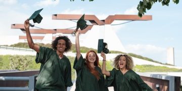 Desbloqueando Oportunidades Educacionais: Uma Análise Detalhada da Expansão da Elegibilidade para a Bolsa Pell no Ano Acadêmico de 2025-2026 - Cover Image