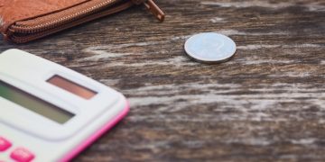 Alerta de Segurança na Aposentadoria: Como o Ajuste de Custo de Vida (COLA) Afeta Seus Benefícios em 2025 - Cover Image